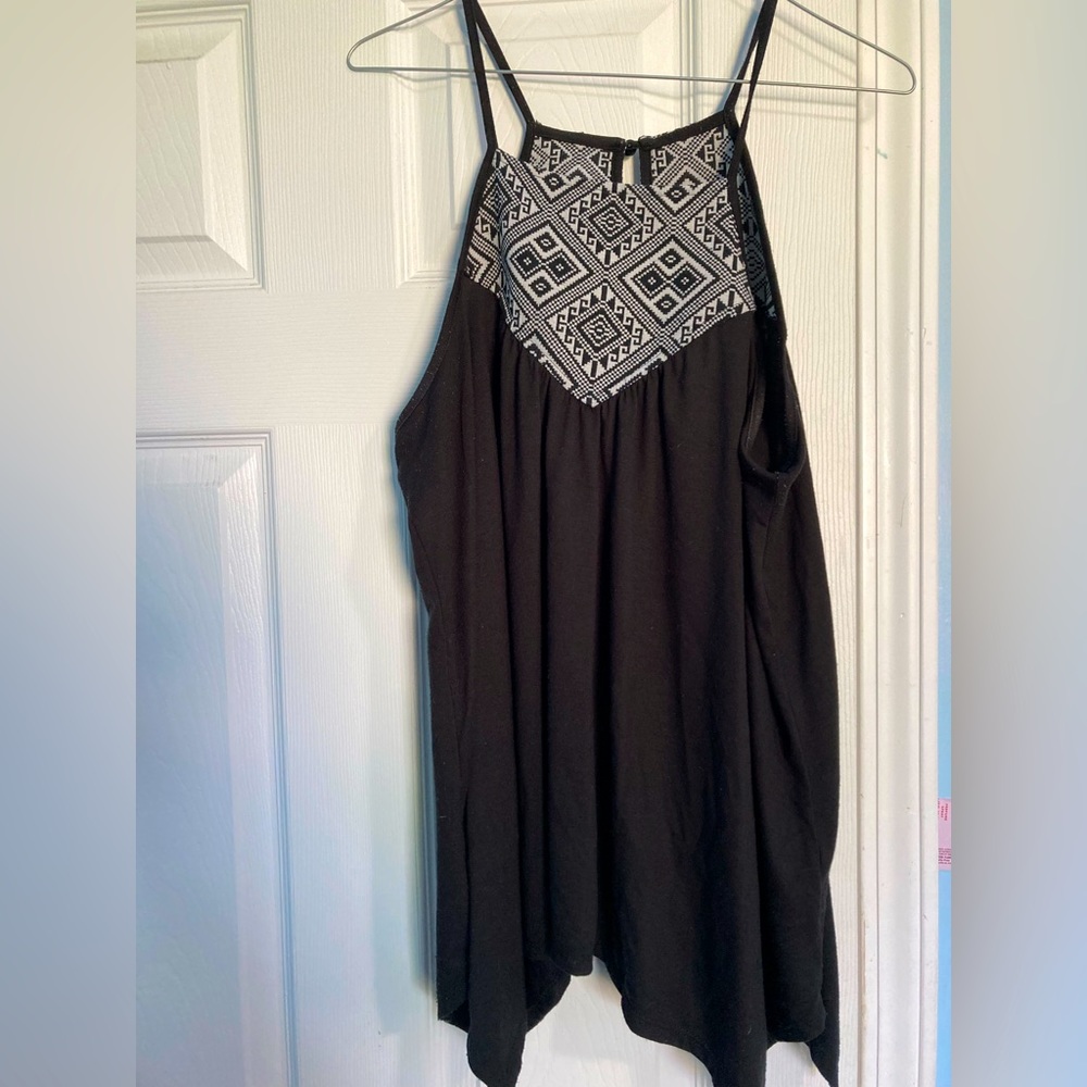 Maurice’s size large patterned tank top